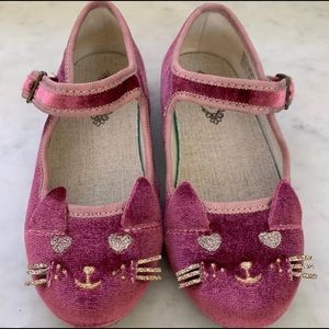 Adorable Joyfolie pink velvet flats